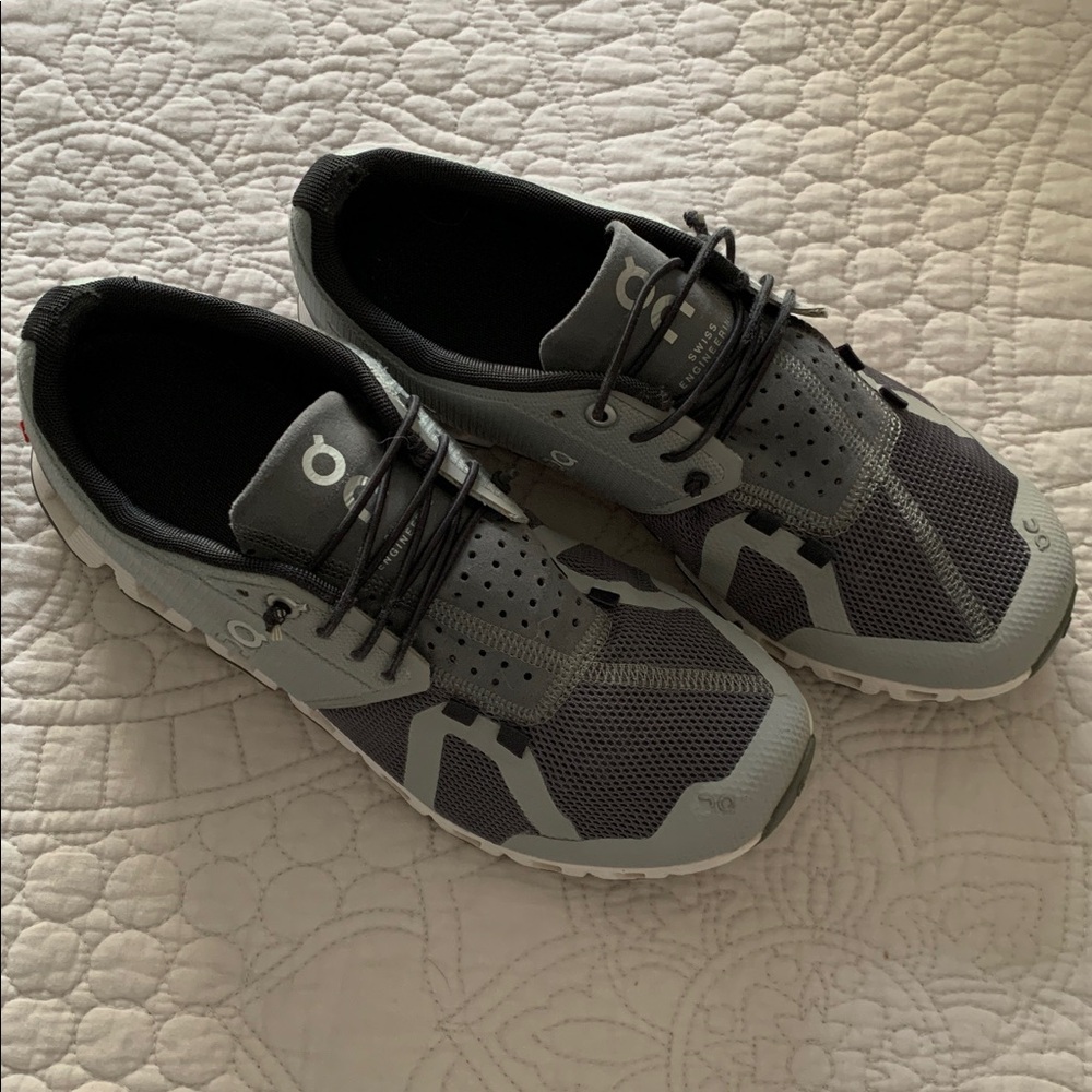 On Running Women's Black and Gray Athletic Shoes | Size 7.5 - Picture 3 of 10